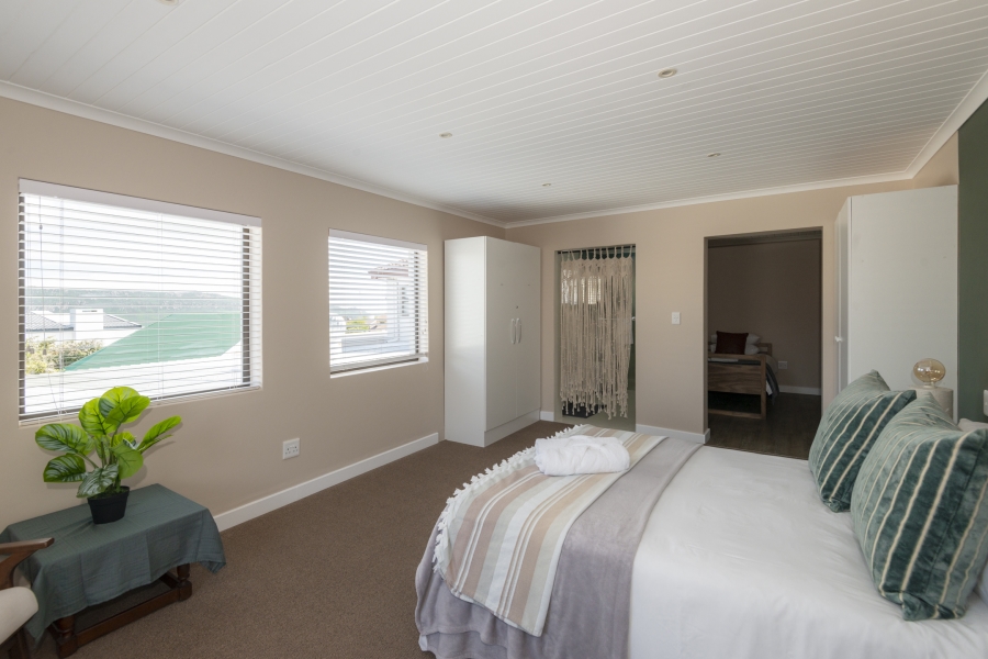 6 Bedroom Property for Sale in Myburgh Park Western Cape
